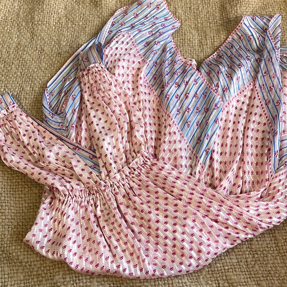 Ulla Johnson Silk Dress Size 2 Pink and Blue Printed Low V Neck Knee Elegant